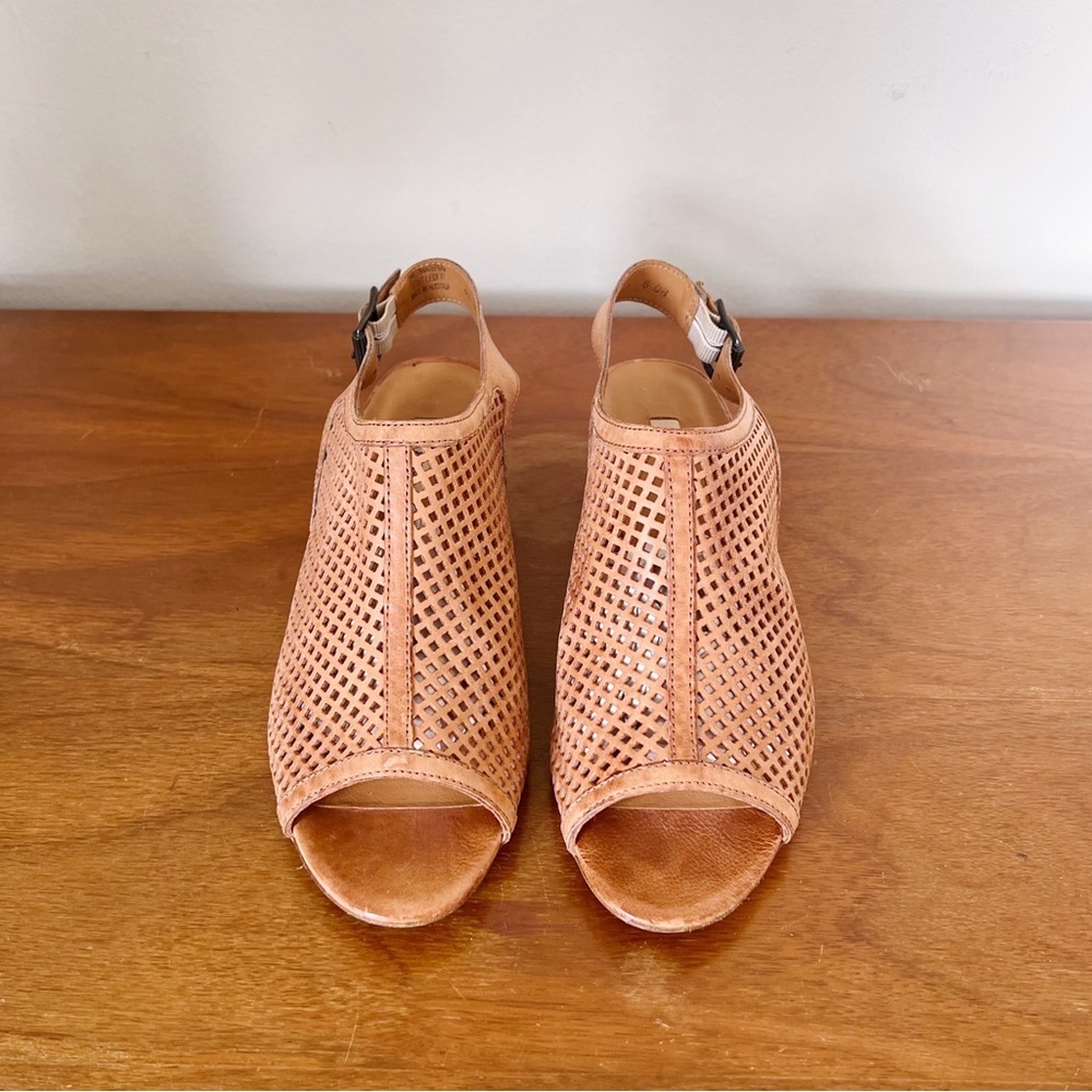 Paul Green • Lois slingback sandal heeled peep toe perforated cognac leather - Picture 2 of 9
